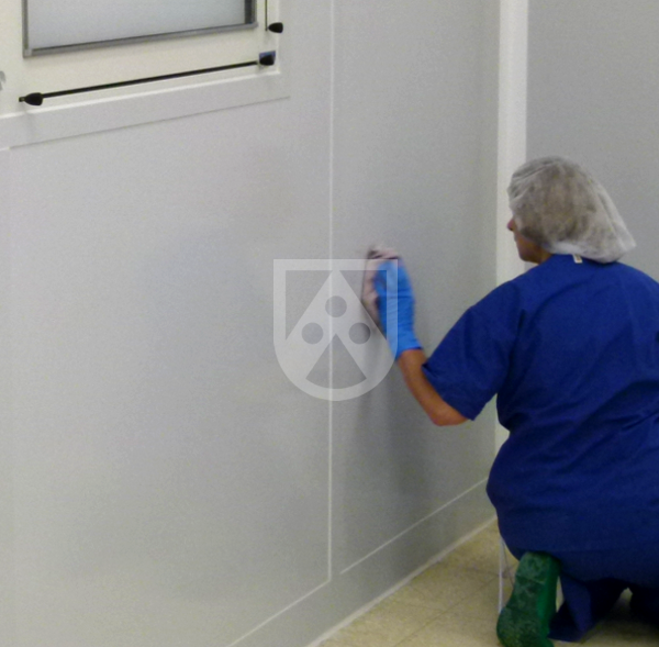 Cleaning of hygienic wall panels / hygienic wall cladding sheets in hospital TroBloc® M