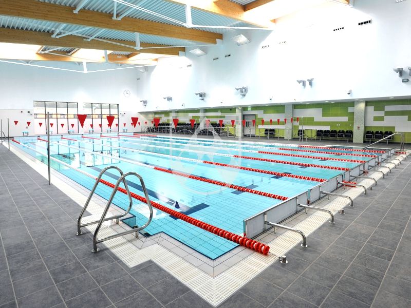 Schwimmbadrost aus Polystone® D in gerader Ausführung im Harbourne Pool, Birmingham, UK